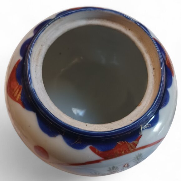 Vintage Japanese Kutani Lidded Jar – Hand Painted, Gilded, 3-Footed c.1920s–40s - Picture 16 of 16